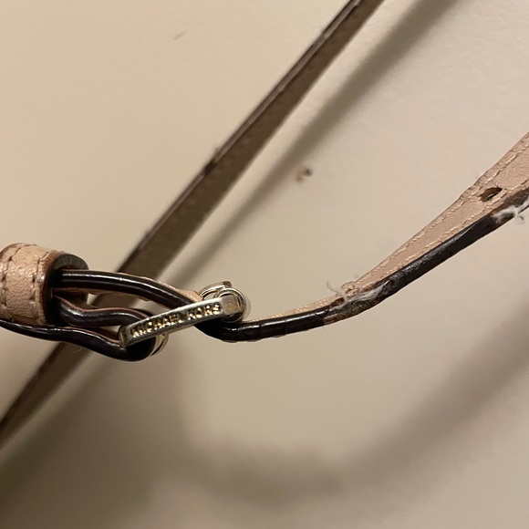 ✨ Michael Kors Crossbody 👛 - Picture 3 of 14